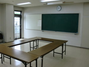 講習室
